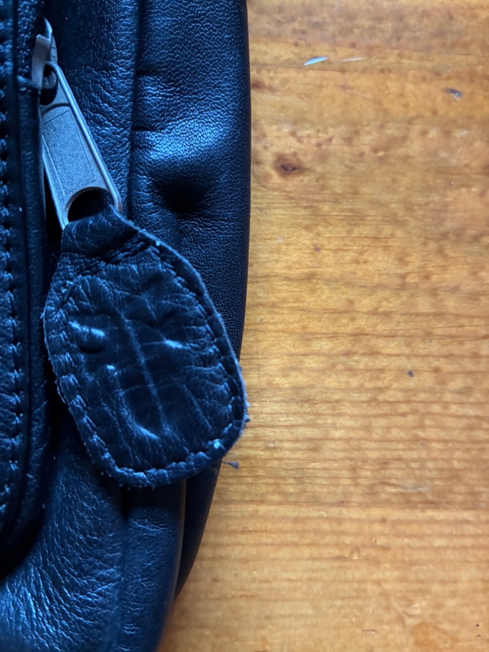 Black leather Frye small crossbody bag - Picture 3 of 12